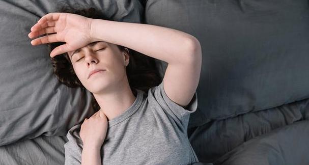 缺乏睡眠的危害与影响（揭示睡眠不足的健康风险与应对之道）